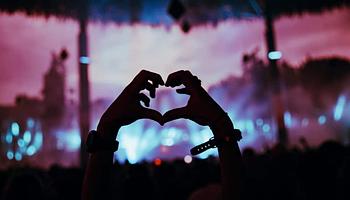 Apple Music Club Live a Tomorrowlanddel társul: hat színpad élőben, Spatial Audio-val