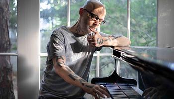 Moby kiadta a Future Quiet albumot és nagyszabású európai turnéra indul