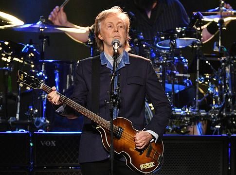 Paul McCartney zárta Stephen Colbert utolsó Late Show-ját