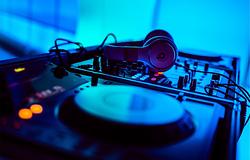 A LIFE LIKE A DJ a pulton túli karriert is játékba teszi