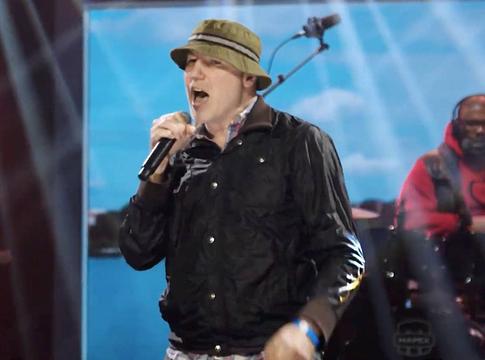 28 év után új dallal tért vissza a New Radicals