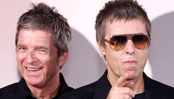 Noel és Liam Gallagher 2009 óta először jelent meg együtt a színpadon kívül