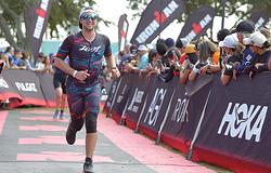 DJ-zés közben fut le 50 kilométert egy miami előadó