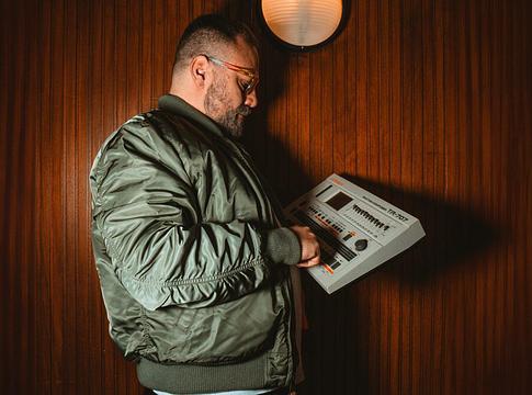 Hey Cabrera! újraindítja a táncparkettet a ‘Don’t Stop’-pal