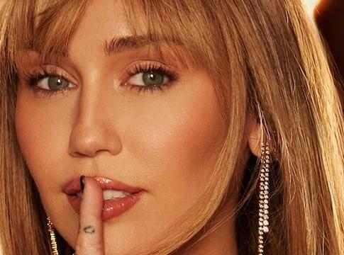 Miley Cyrus visszatér Hannah Montanához: jubileumi különkiadás érkezett a Disney+-ra