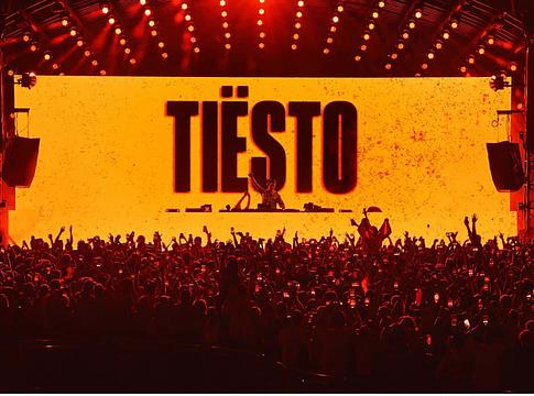 Tiësto háromórás trance szettje a Gízai piramisoknál