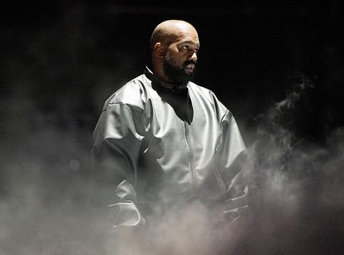 Ye meghívta Lauryn Hillt és Travis Scottot a SoFi Stadium-beli visszatérés második estéjén