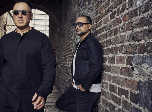 Deep Dish visszatér: új himnusszal jelentkezik a legendás duó