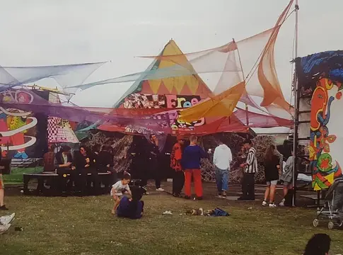 ’90s rave-film, a Free Party: A Folk History hamarosan streamelhető, új felvételekkel