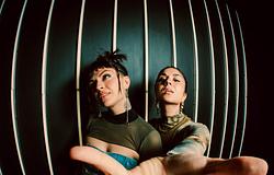 Krewella új fejezete: sírás a táncparketten, dallamos technóval