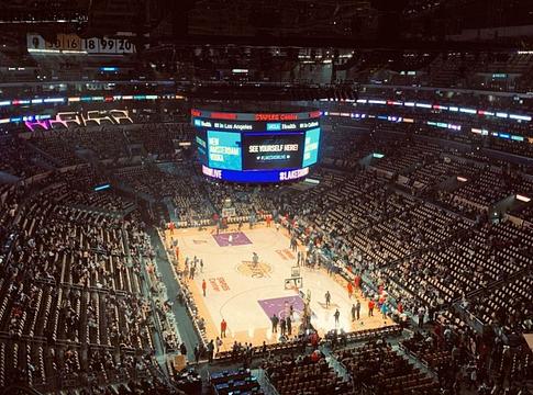 Zenerajongók és sportfanatikusok összefogtak a jegyértékesítési rendszer megváltoztatásáért