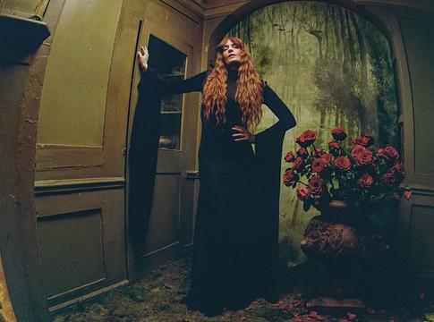Florence Welch személyes vallomása és új albuma, az 'Everybody Scream'