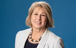 Vezetőváltások a zeneipar élén: nyugdíjba vonul a CMA vezérigazgatója, távozik a TuneCore CEO-ja Summary Sarah Trahern 2