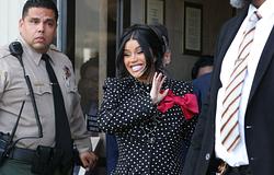 Elutasították az újratárgyalást Cardi B ügyében