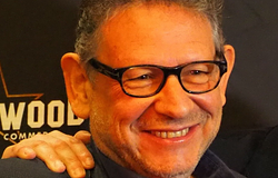 Az UMG fizetős előnyt vezet be Indiában az új zenéknél
