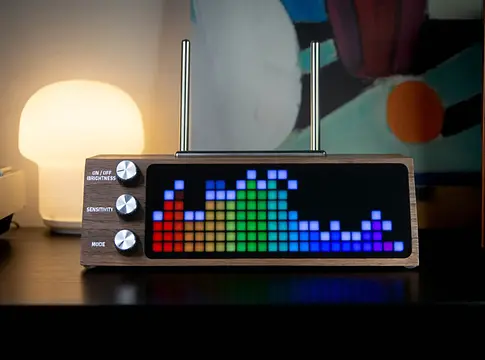Petru Vinyl Állvány és Vizualizáló: Az Otthoni HiFi Rendszer Ékszere