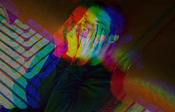 Gen Z férfiak és a randizás válsága – a „vírusos hírnév” félelme miatt maradnak inkább otthon