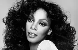 Donna Summer hagyatéka a Primary Wave-vel társul a katalógus és NIL‑jogok kezelésére