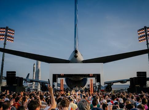 Történelmi léptékben tért vissza a Cercle Festival a párizsi légimúzeumba