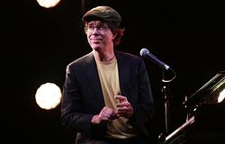Ben Folds: A művészetet nem szabad politikai eszközzé tenni