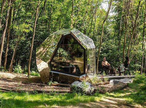 Öt magyar luxuskabin maradt üresen a bezárt Brooklyn Mirage tetején