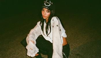 Tinashe bejelentette a Popstar albumot, megérkezett a dacos Crash Out