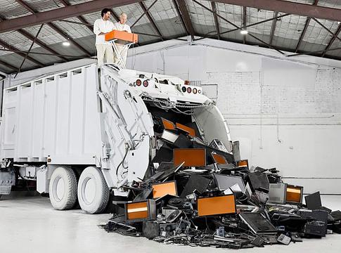 E-hulladékból épült szintetizátorral hívja fel a figyelmet a Telstra és a The Avalanches