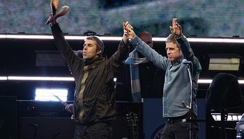 Rejtett kamerák rögzítették Liam és Noel Gallagher első találkozását