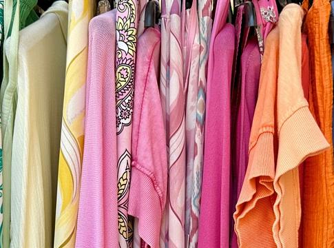 Mit árul el rólad a ruháid színe? – A színek rejtett üzenetei