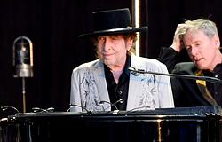 Bob Dylan Jimmie Vaughannel zárta 2026-os amerikai turnéját Nashville-ben