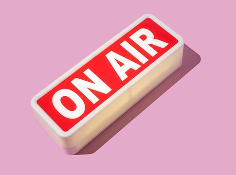 Claw FM: elindult az első, kizárólag mesterséges intelligencia által működtetett rádió