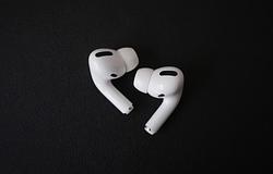 A zenehallgatás műtét közben csökkentheti az altatószerek szükségességét