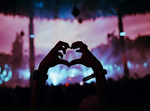 Az Apple Music élőben közvetíti a Tomorrowland legjobb DJ-szettjeit