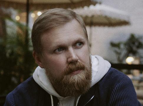 Denis First és Filatov & Karas közös dallal idézi meg a nyár legjobb pillanatait