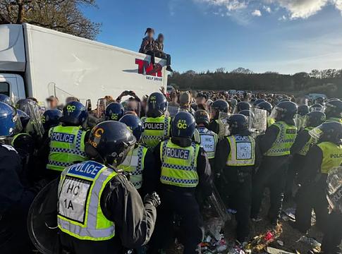 Vitál kritikák egy engedély nélküli rave után Dorsetben