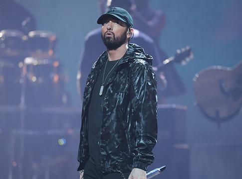 Botrány Eminem új dokumentumfilmje körül egy vitatott popcorn vödör miatt