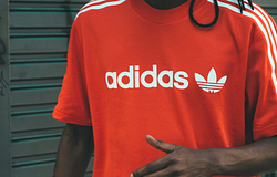 Az Adidas megnyerte a részvényesi pert Kanye West ügyében