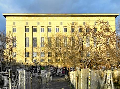 Új vígjáték készül a Berghain-jelenségről Bowen Yang és Matt Rogers főszereplésével