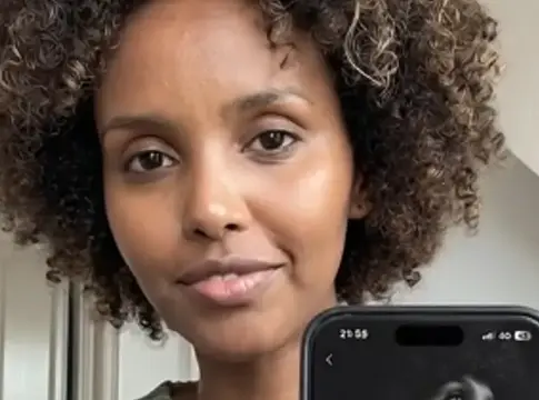 Sienna Rose: új popsztár vagy mesterséges illúzió?