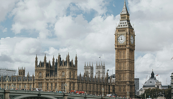 „Félelem légköre” az élőzenei piacon – a brit parlament a Live Nation vizsgálatát sürgeti
