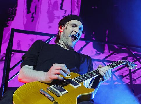 Josh Klinghoffer szerint „kis lenézés” éri a Frusciante nélküli RHCP-lemezeket
