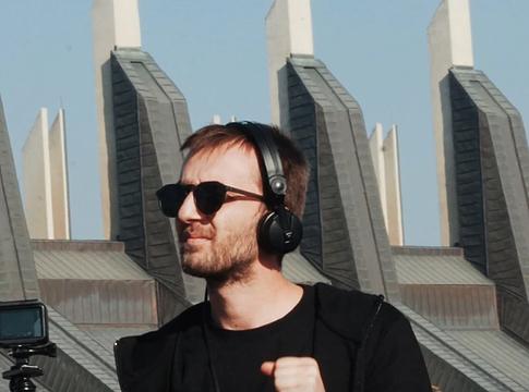 Baloski új dala, az „Ereba” a hipnotikus techno mélyére vezet