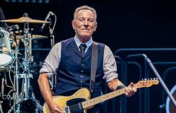 Bruce Springsteen kiadta a 'Lonely Night In The Park' című, eddig hallatlan dalt