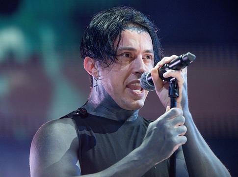 Ronnie Radke ideiglenes távoltartást kért Brittany Furlan ellen egy elhúzódó online botrány után