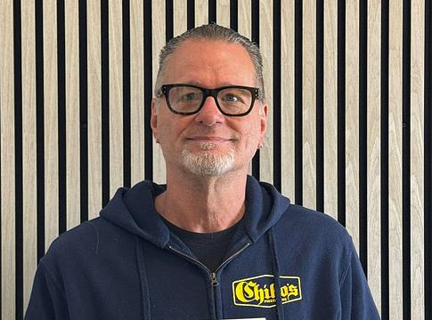 DJ Dag vinylistentiszteletet tart Frankfurtban