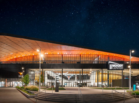 Tim Leiweke tagadja a Moody Center pályázatainak manipulálását