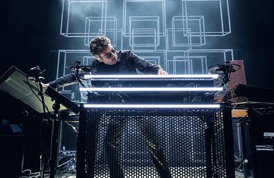 Jean-Michel Jarre az MVM Dome-ban ünnepli az Oxygène 50. évfordulóját