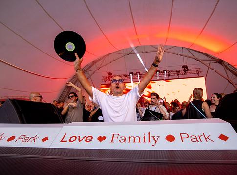 Love Family Park 2026: jubileumi technoünnep Frankfurtban