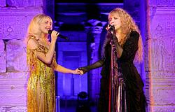 Sabrina Carpenter és Stevie Nicks együtt énekelte a Landslide-ot a Met-gálán