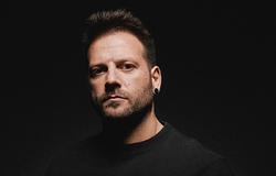 Enrico Sangiuliano új remixcsomaggal tér vissza – itt a 'Techno Code'